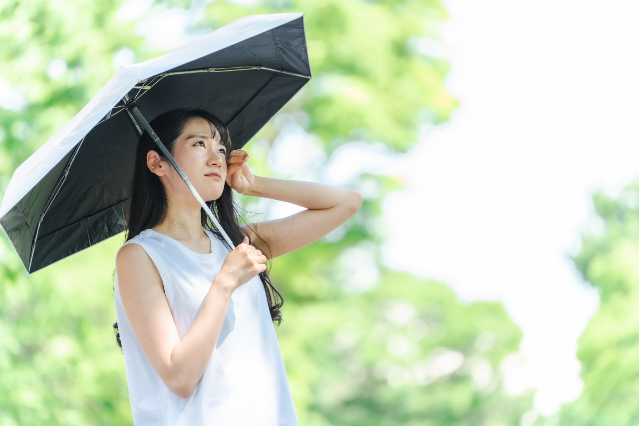 「熱中暑」多可怕？抽搐、昏迷、器官衰竭…死亡率達30％！別再迷信「擦酒精、吃退燒藥」，5招才能真救命
