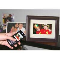 eMotion DF-EM7VWBT-C128 7-Inch Bluetooth Digital Picture Frame with 128MB Built-in Memory
