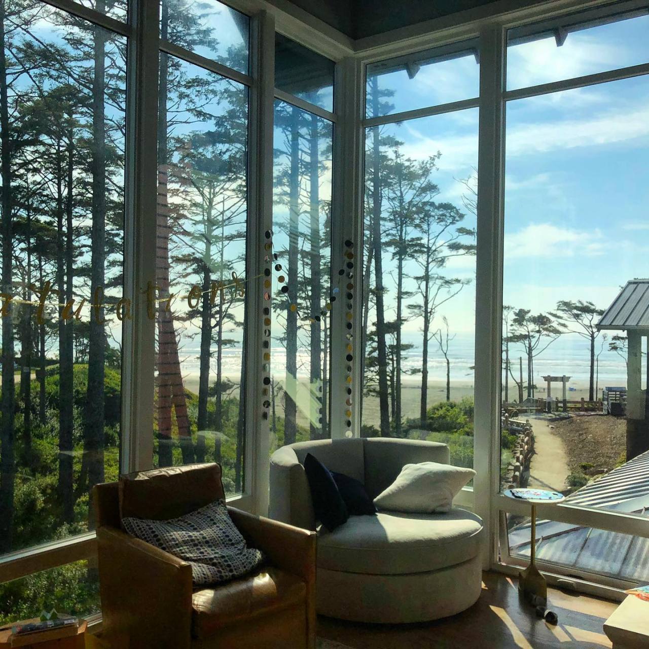 Enjoying the view. / on Instagram https://instagr.am/p/CDcmBVIB2-g/