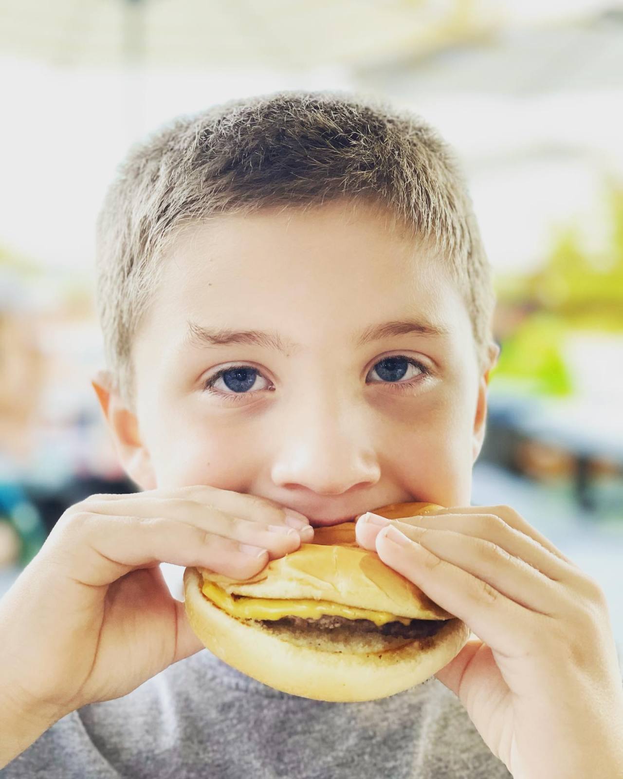 *very Richard Attenborough voice* “The male offspring devours his third @dicksdrivein burger, which he declares to be ‘the best burger ever’.” https://instagr.am/p/CUOZ5fAM2Qs/