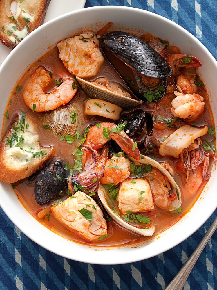 Cioppino Seafood Stew With Shrimp and Clams