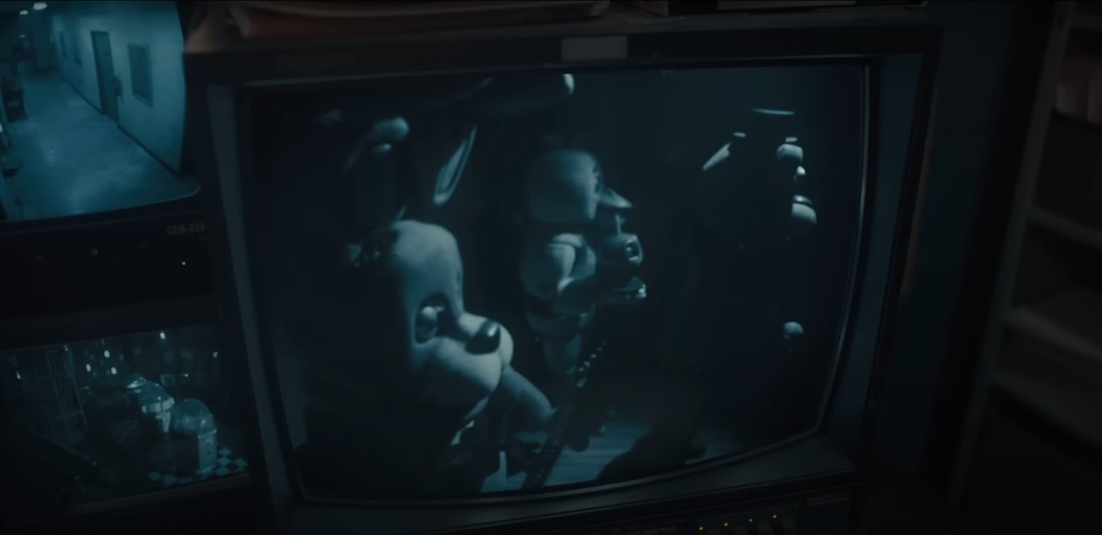 Friday Nights at Freddy's 2023 live action hollywood horror movie killer animatronics freddy fazzbear pizzaria