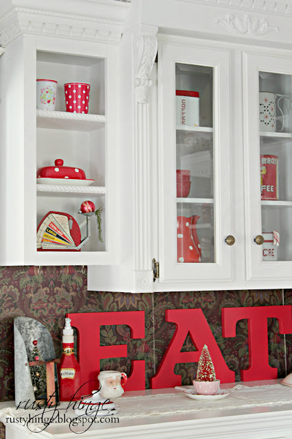 Rusty Hinge 2015 Rustic Meets Refined Christmas Home Tour Rusty Hinge Christmas Cupboard Eat Sign