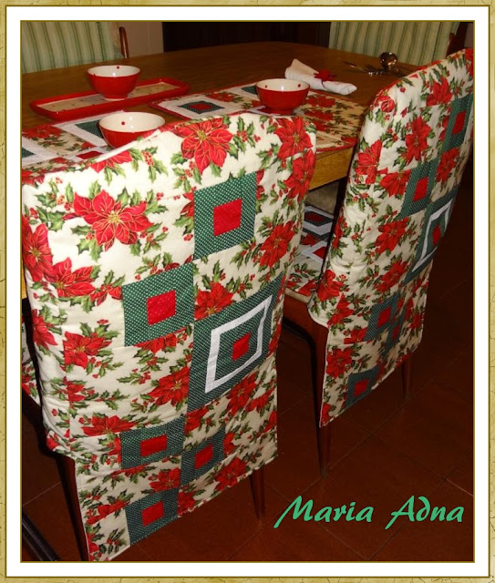 Conjunto natalino para mesa com trabalho de patchwork Noelle Natal, Conjuunto natalino patchwork Noelle, Conjunto natalino, Decoração Natal, Capas para cadeiras, Jogos Americanos, Patchwork, Patchwork natal, Maria Adna Ateliê, Patchwork publicado revista, Natal publicado revista, Maria Adna