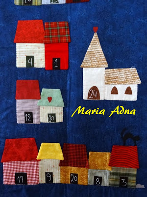 Panô com apliquê O Vilarejo Natalino detalhe VI Panô com apliquê O Vilarejo Natalino, Panô de natal, Panô apliquê, Patchwork natal. Maria Adna Ateliê, Patchwor, bolsas e afins, Panô publicado revista, Apliquê publicado revista, Natal publicado revista, Patchwork apliquê,