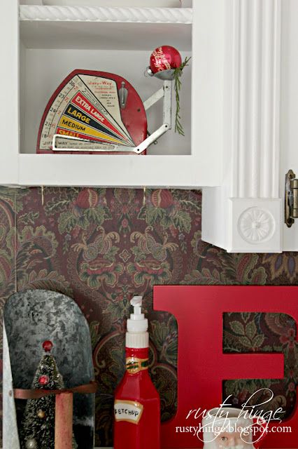 Rusty Hinge 2015 Rustic Meets Refined Christmas Home Tour Rusty Hinge Christmas decorating with flea market finds