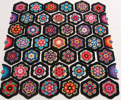 Robin Atkins, Frida's Flowers, layout for crocheted blocks Robin Atkins, Frida's Flowers, layout for crocheted blocks