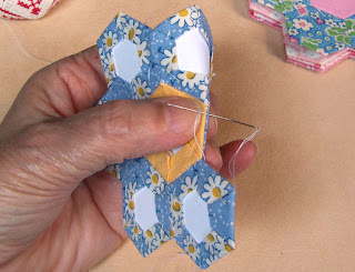 tutorial grandma's flower garden quilt, step 7