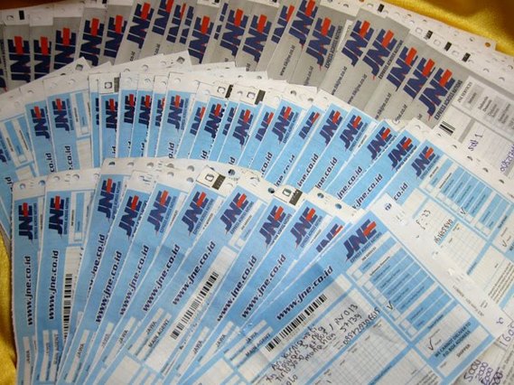 Bukti Pengiriman kartu dari JNE