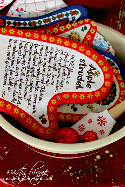 Rusty Hinge 2015 Rustic Meets Refined Christmas Home Tour Vintage oven mitt collection
