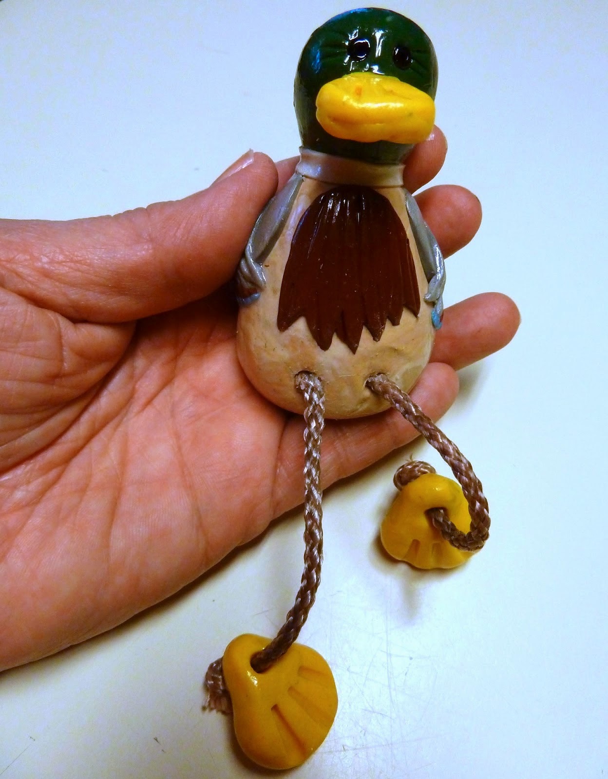 http://www.makeiteasycrafts.com/2014/03/sculpey-oven-baked-clay-sitting-duck.html
