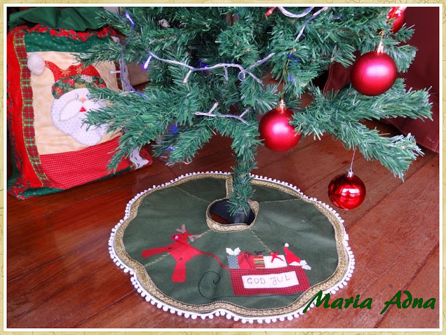 Saia para árvore de natal Patchwork e apliquê de natal, Decoração natalina, Decoração de natal, Maria Adna Ateliê,