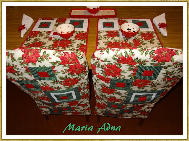Conjunto natalino para mesa com trabalho de patchwork Noelle Natal, Conjuunto natalino patchwork Noelle, Conjunto natalino, Decoração Natal, Capas para cadeiras, Jogos Americanos, Patchwork, Patchwork natal, Maria Adna Ateliê, Patchwork publicado revista, Natal publicado revista, Maria Adna