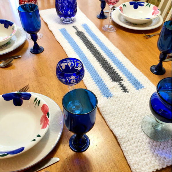 20 easy and free crochet table runner patterns