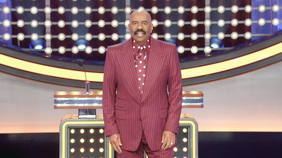 Julie Bowen vs Yvette Nicole Brown and Chris O'Donnell vs Wayne Brady