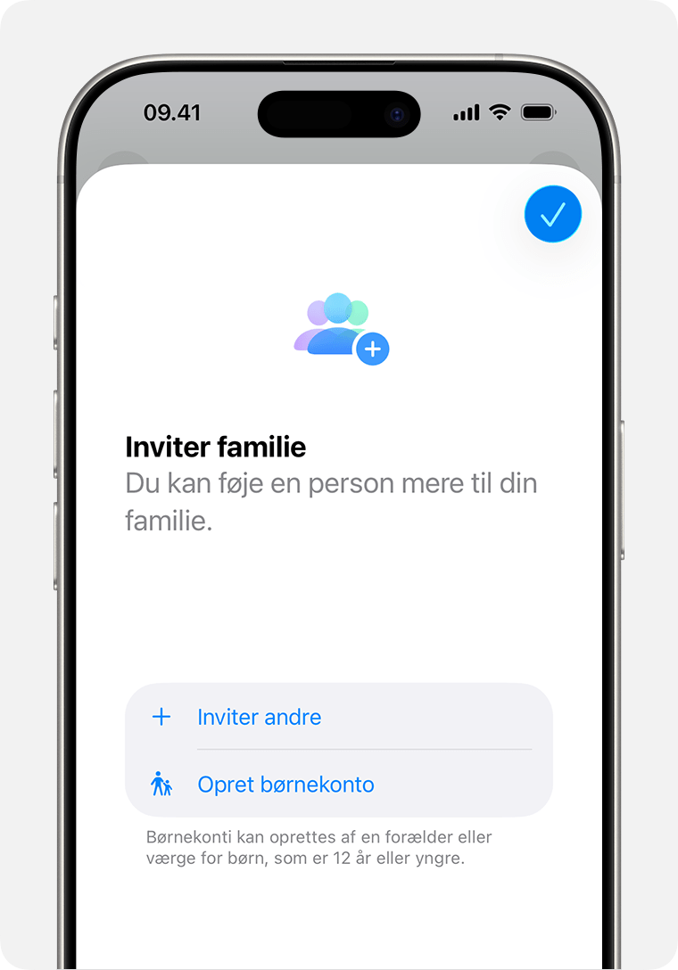 iPhone med visning af en invitation til Familiedeling, bl.a. med muligheden for at oprette en konto til et barn.
