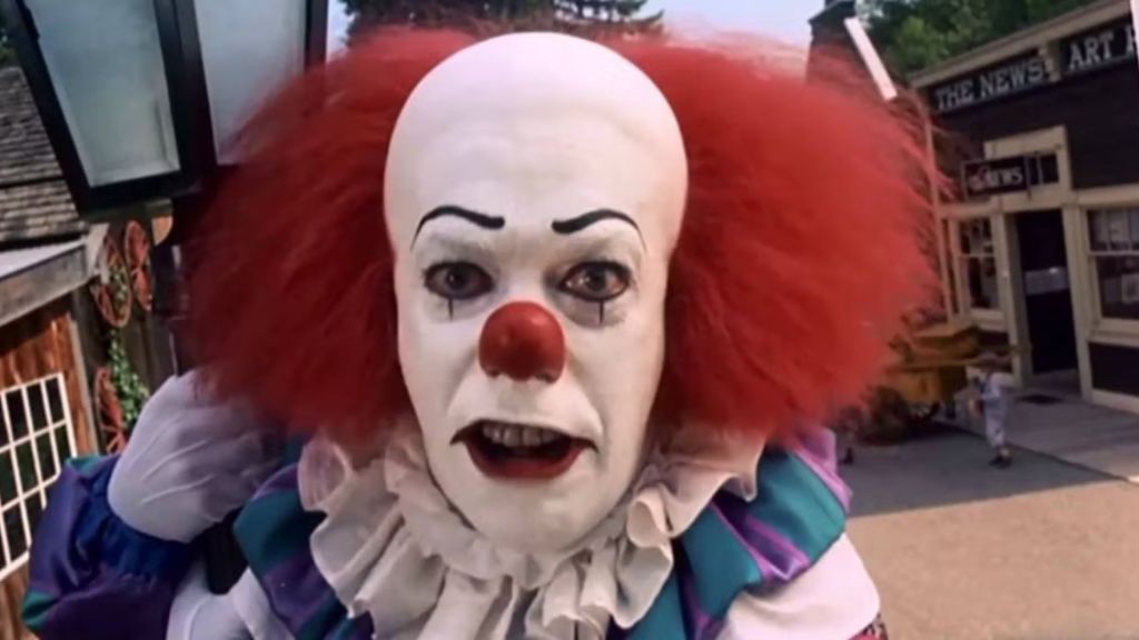 After Tim Curry’s Death, Fans Remember the DC Role He Almost Had (Before It Was Recast With A Star Wars Legend)