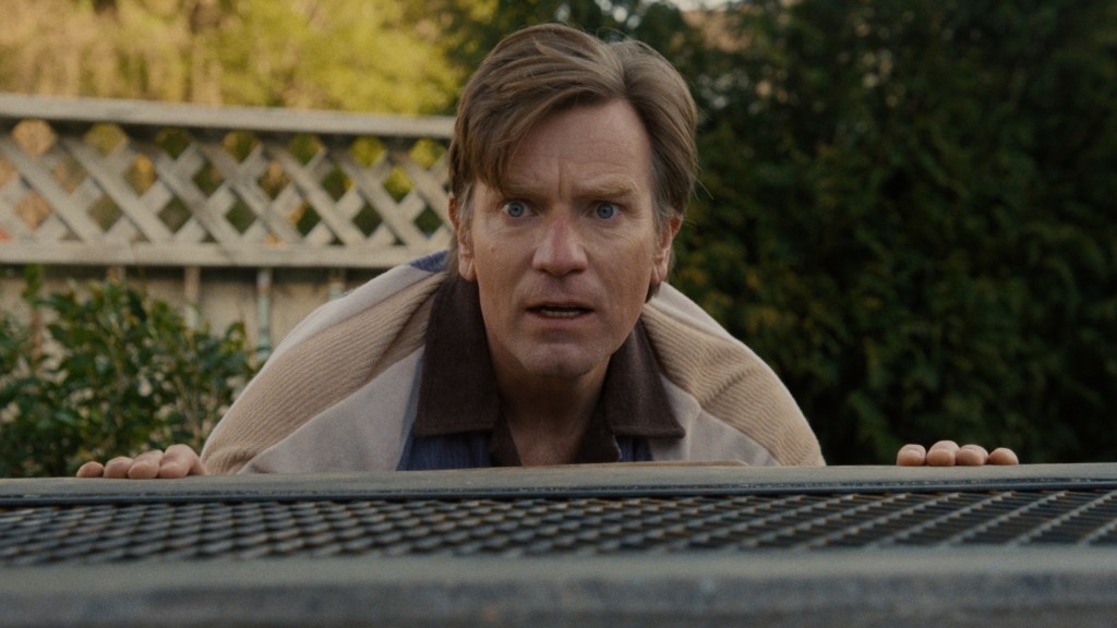 Like The End of Oak Street? Then You Need to Stream These 3 Dinosaur Movies Right Now