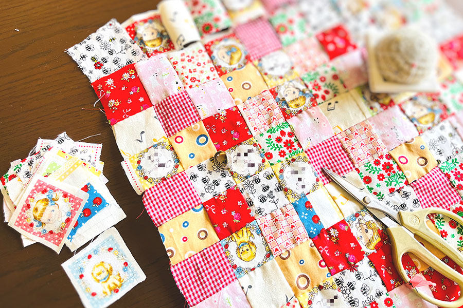 布と布を縫い合わせて作るパッチワーク(写真はイメージ)【写真:写真AC】