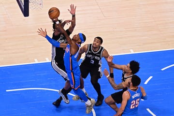 San Antonio Spurs v Oklahoma City Thunder - Game One nba季後賽/雷霆對馬刺28年來最強對決首章,西區決賽開幕即傳奇