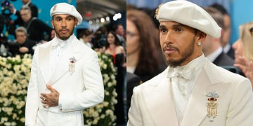 從F1賽車場到Met Gala,車神Lewis Hamilton如何用胸針穿出話題? met gala, 20205, lewis hamilton, 路易斯漢米爾頓, 胸針, 別針, 珠寶, briony raymond, 造型, 紅毯, f1, f1賽車, 時尚