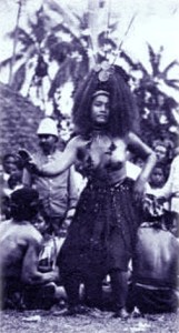 Taupou dancing in Samoa