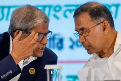 ত্রয়োদশ সংসদ নির্বাচনে জয়ের পর ঢাকায় আয়োজিত একটি সংবাদ সম্মেলনে তারেক রহমান ও মির্জা ফখরুল ইসলাম আলমগীর