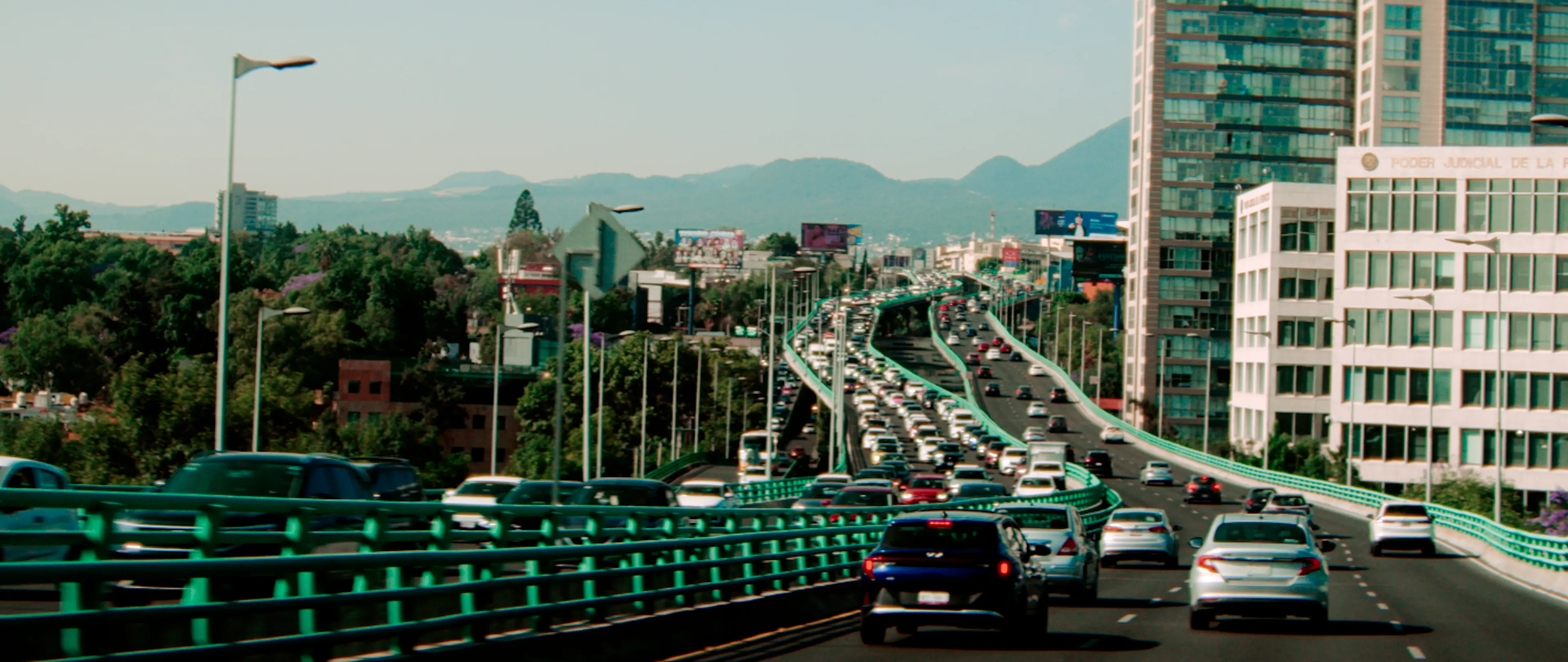 Kavak team driving in Mexico city where they are headquartered