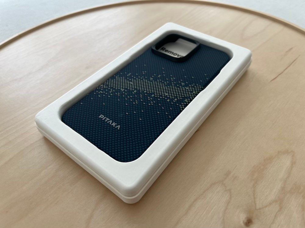 Pitaka iPhone 15 Pro case