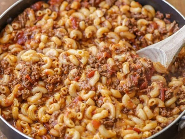 Close up of a pan filled with easy goulashh recipe.