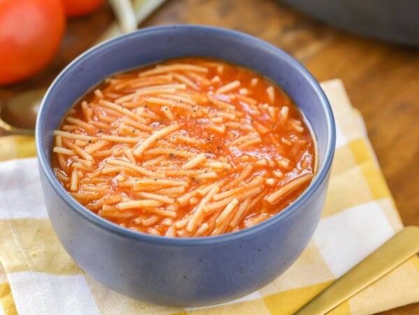 Sopa de fideo recipe in bowl.