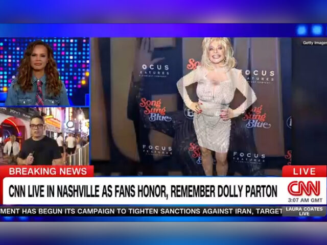 Video: CNN Apologizes for Using Las Vegas Dolly Parton Impersonator Photo When Announcing Singer