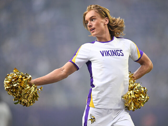 Vikings Male Cheerleader Blaize Shiek Posts Video Showing Off His ‘Makeup Routine’