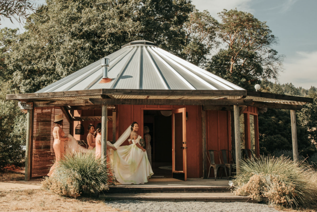 n - Offbeat Wed (formerly Offbeat Bride) n