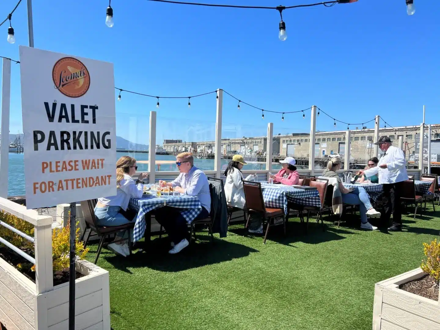 Outdoor dining on the waterfront