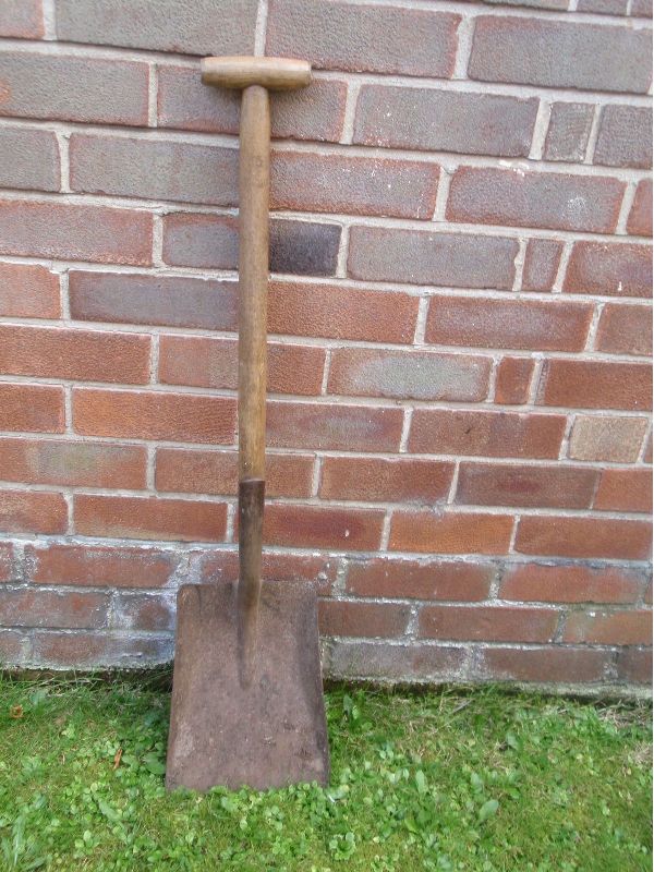 Aa shovel01