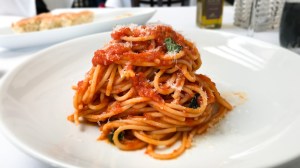 1227_FEA_OCR-L-BestNewRestaurants-4 Spaghetti al pomodoro at Oliver’s Osteria in Laguna Beach. (Photo by Brad A. Johnson, Orange County Register/SCNG)