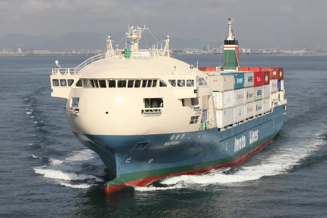 The Airplane-Nose Cargo Ships That Revolutionized Ship Design