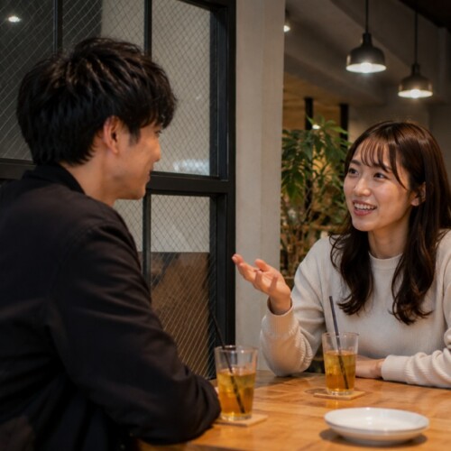 やねん・やでなど関西弁の語尾を使って会話する男女